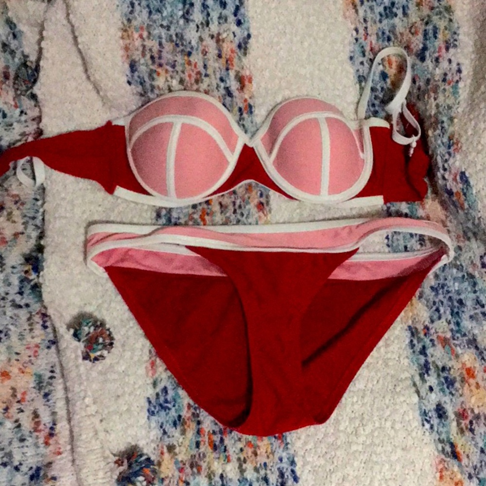 Push up bikini with adjustable straps